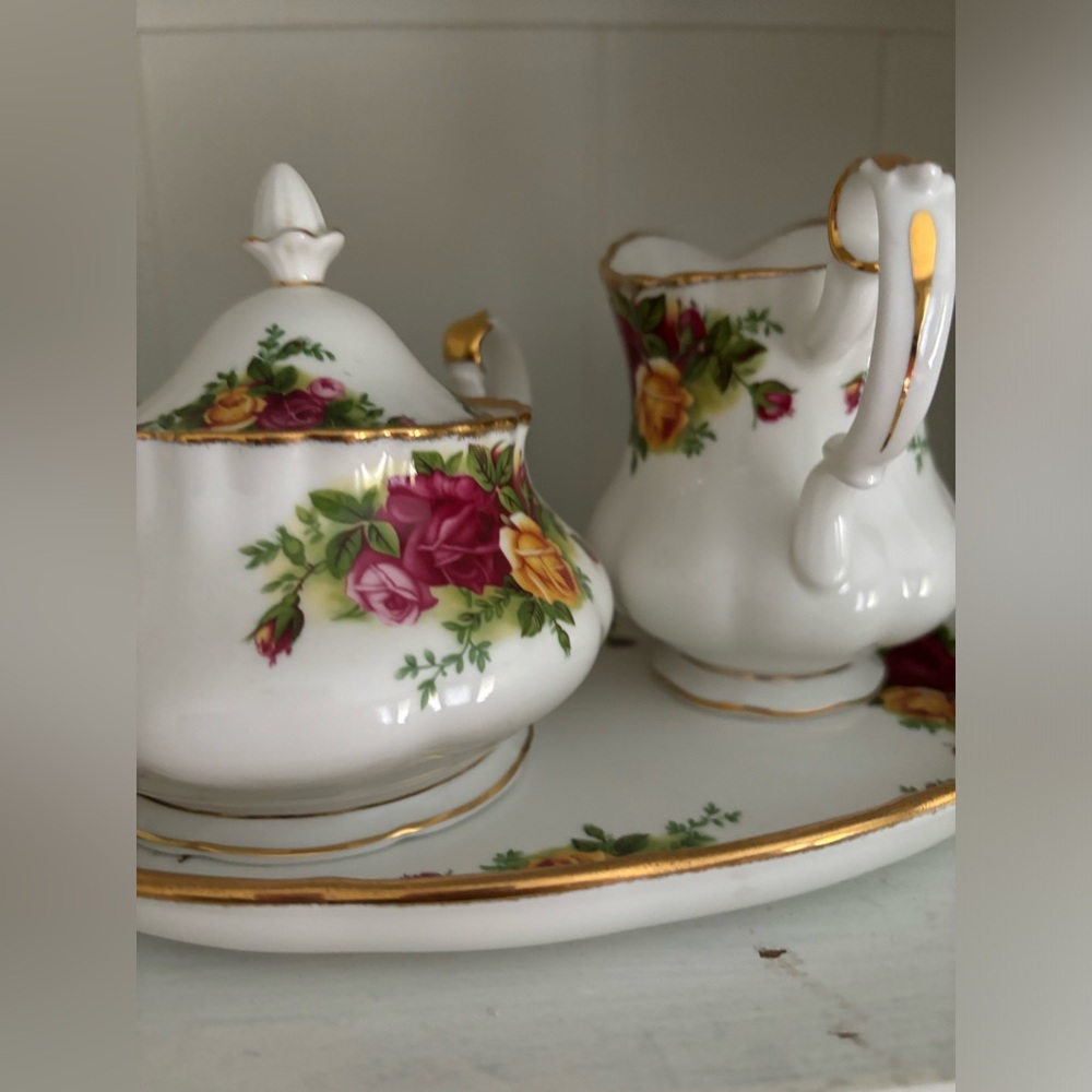 Royal Albert country roses
